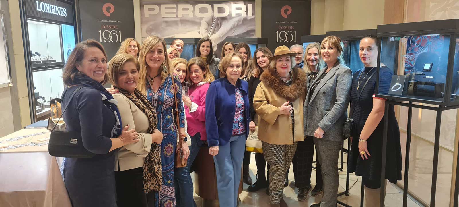 La Asociación Mujer Siglo XXI visita la exposición sobre diamantes de Perodri Joyeros